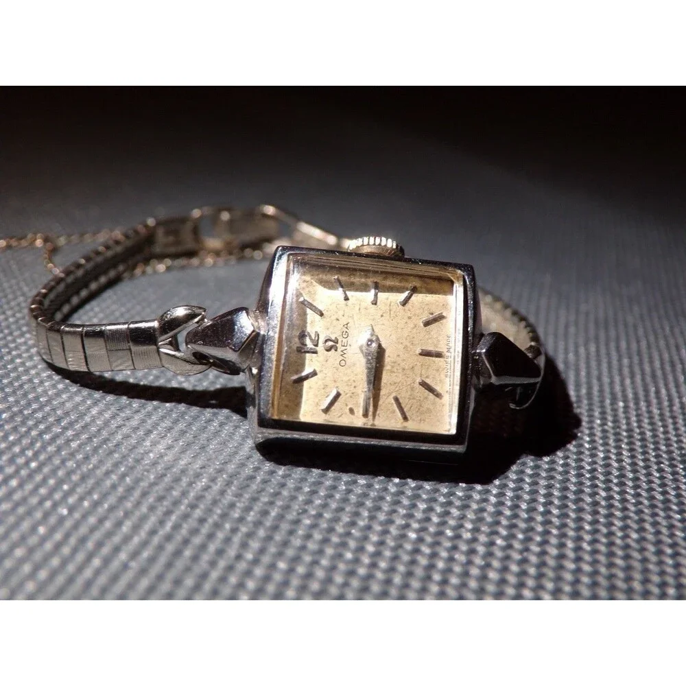 Beautiful Vtg Omega 10k Gold Filled Ladies Watch Ticks 17J Wristwatch